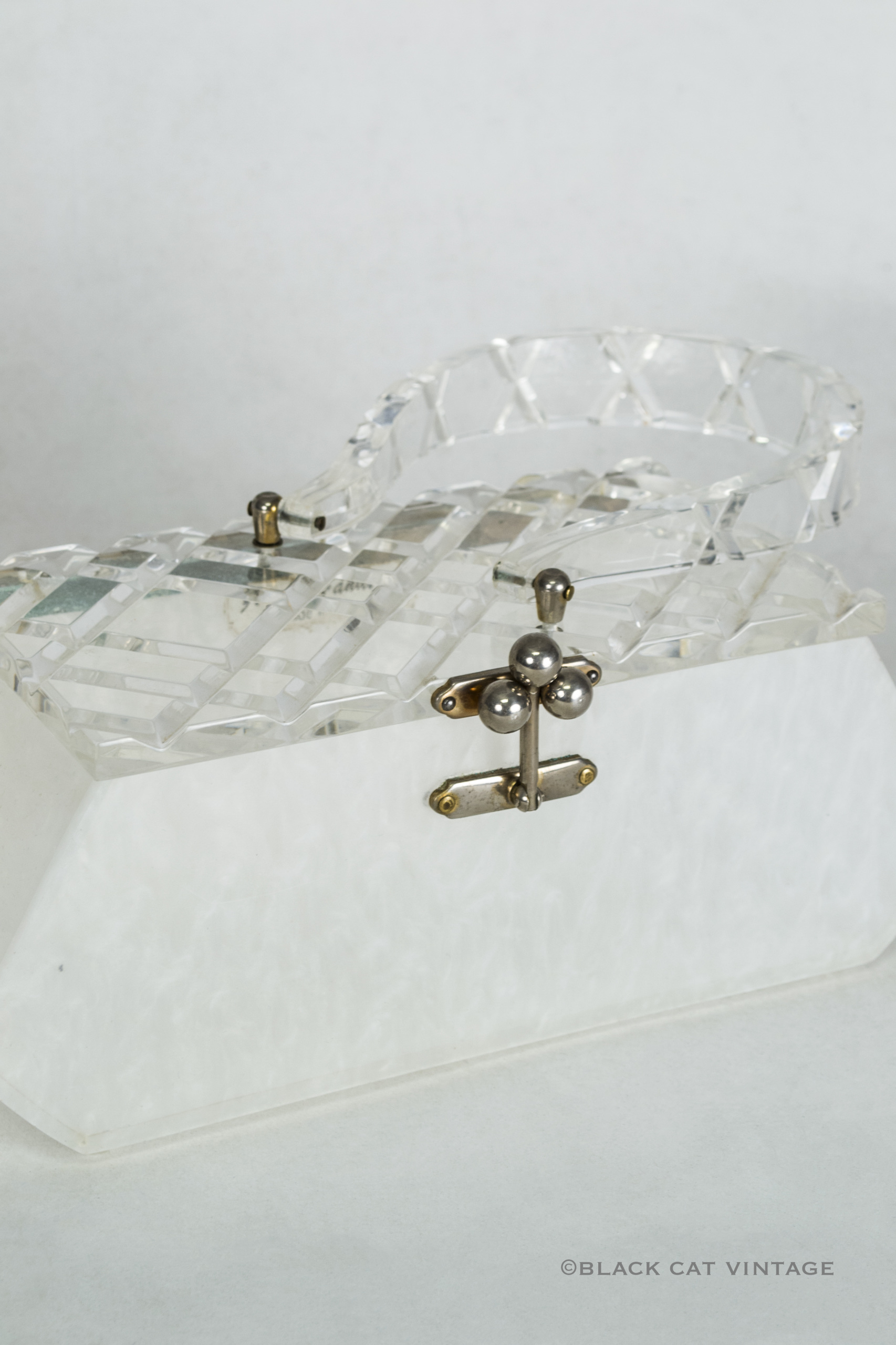 Sold at Auction: Suki Originals 1950s vintage Lucite handbag bag purse